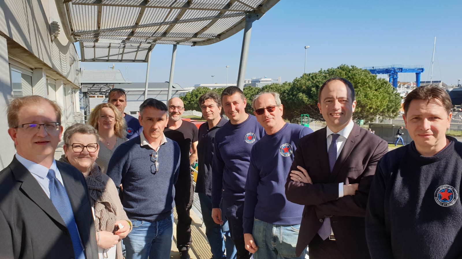 Le Directeur et le personnel de la subdvision de la Rochelle.