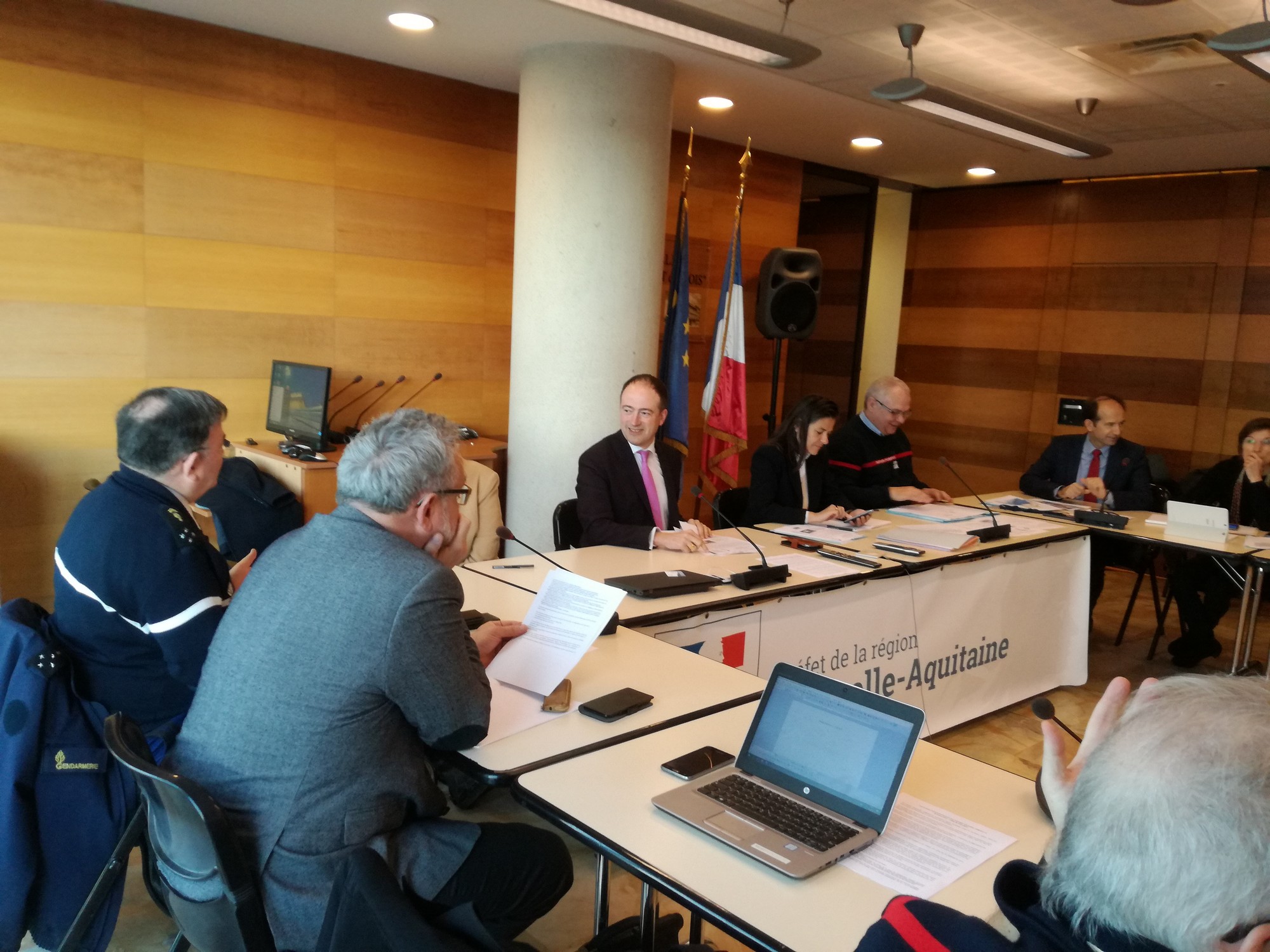 PC de crise à la préfecture de zone organisée le matin du 13 mars 2019 suite au naufrage du cargo Grande América. PC de crise à la préfecture de zone organisée le matin du 13 mars 2019 suite au naufrage du cargo Grande América.